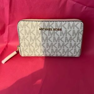 Michael Kors Wallet NWT